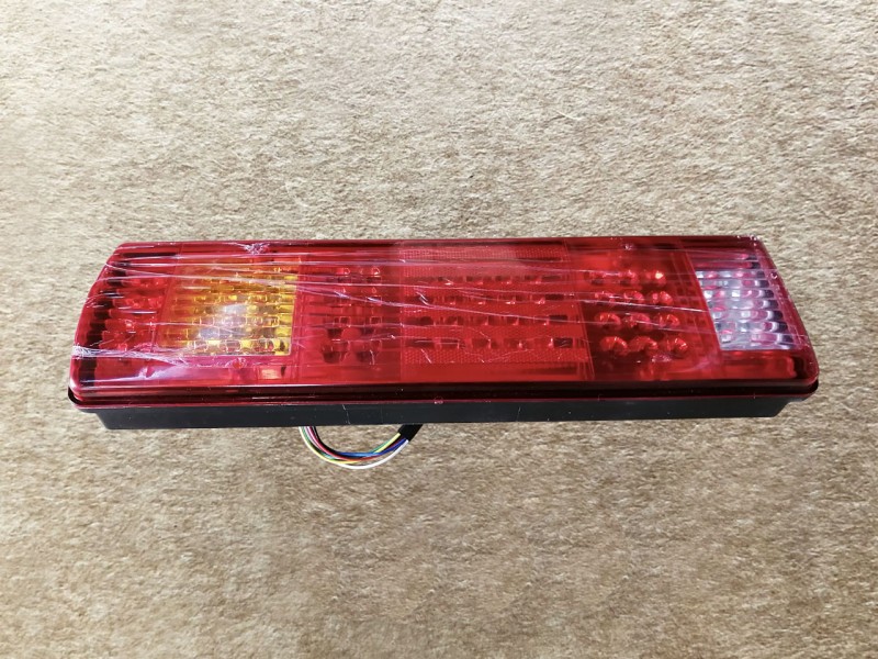 AZ9200810010,LED后尾燈(右）LED rear rear light (right),濟(jì)南向前汽車配件有限公司