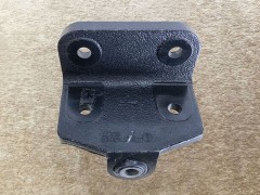 DZ96259680103,穩(wěn)定桿支架總成Stabilizer bar bracket assembly,濟南向前汽車配件有限公司