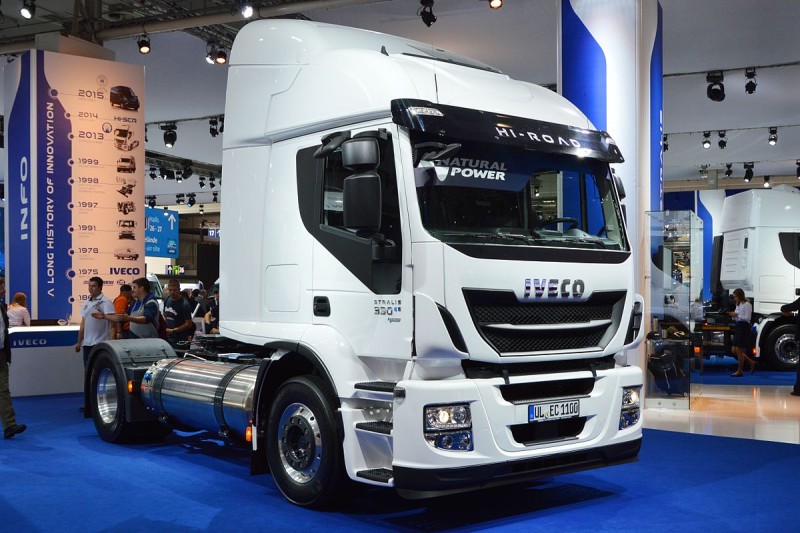 2014_Iveco_Stralis_330_CNG._Spielvogel