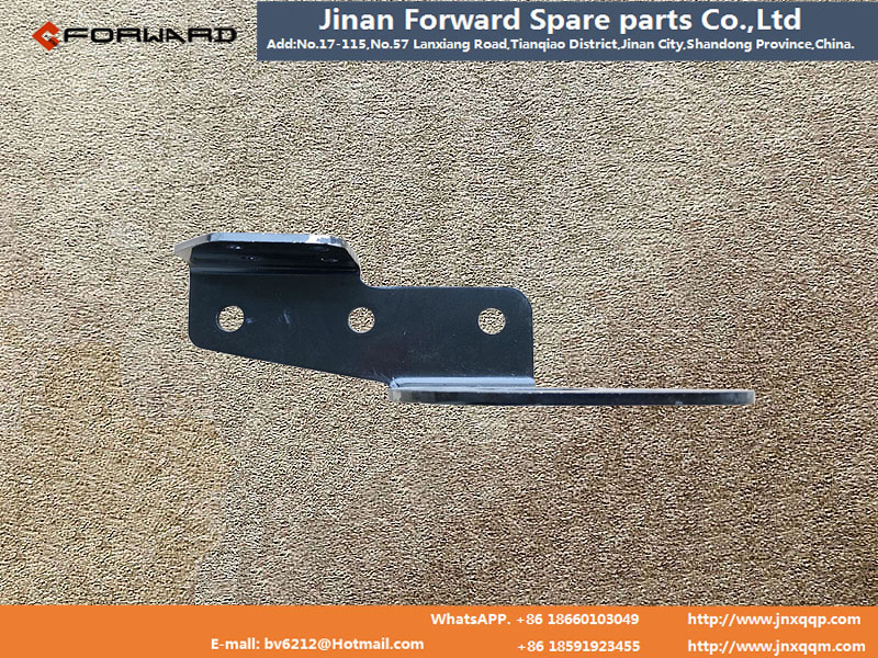 DZ97259623052,Lower right bumper bracket,濟(jì)南向前汽車配件有限公司