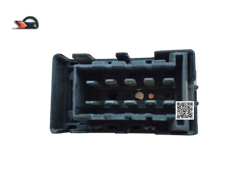 81.25505.6291,Emergency alarm warping plate switch,濟(jì)南向前汽車配件有限公司